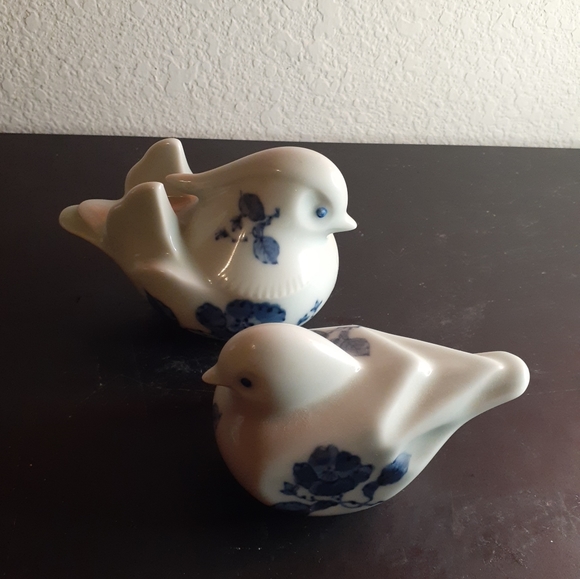 Fitz & Floyd Handpainted Ceramic Gray Bird Figurines Set of 2. - Picture 2 of 7